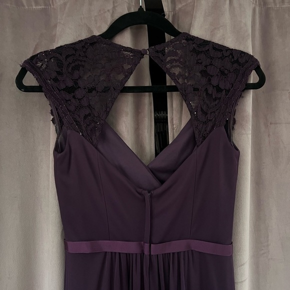 David’s Bridal Plum Lace Capped Sleeves Bridesmaid Maci Dress Size 0 - Picture 4 of 6
